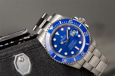 bezel on a rolex submariner|Rolex Submariner bezel instructions.